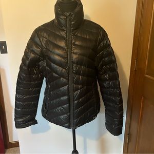 UNDERARMOUR puffer coat size medium black